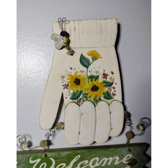 Handmade Sunflower Wood Welcome Friends Sign Vtg Beaded Hanging Hands Bumblebee - Picture 3 of 4